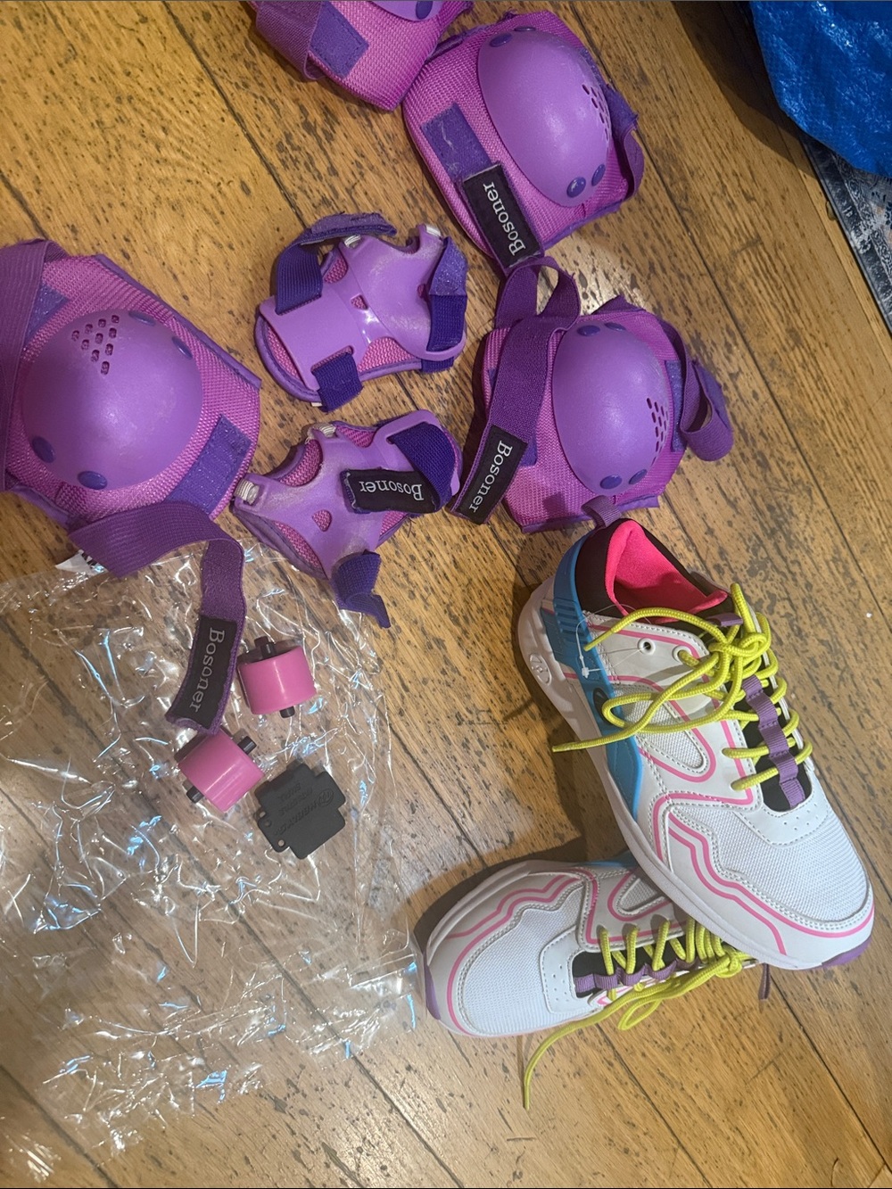 Heelys Roller shoes girls size 6 brand new.